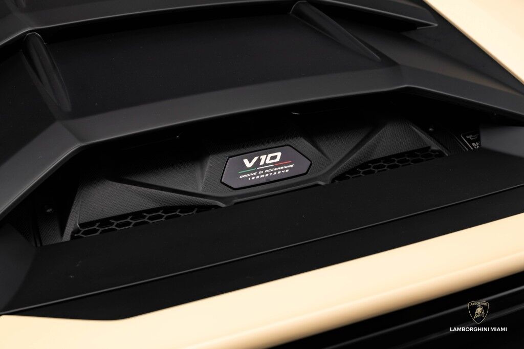2024 Lamborghini Huracan Sterrato ALPHA North Miami Beach FL