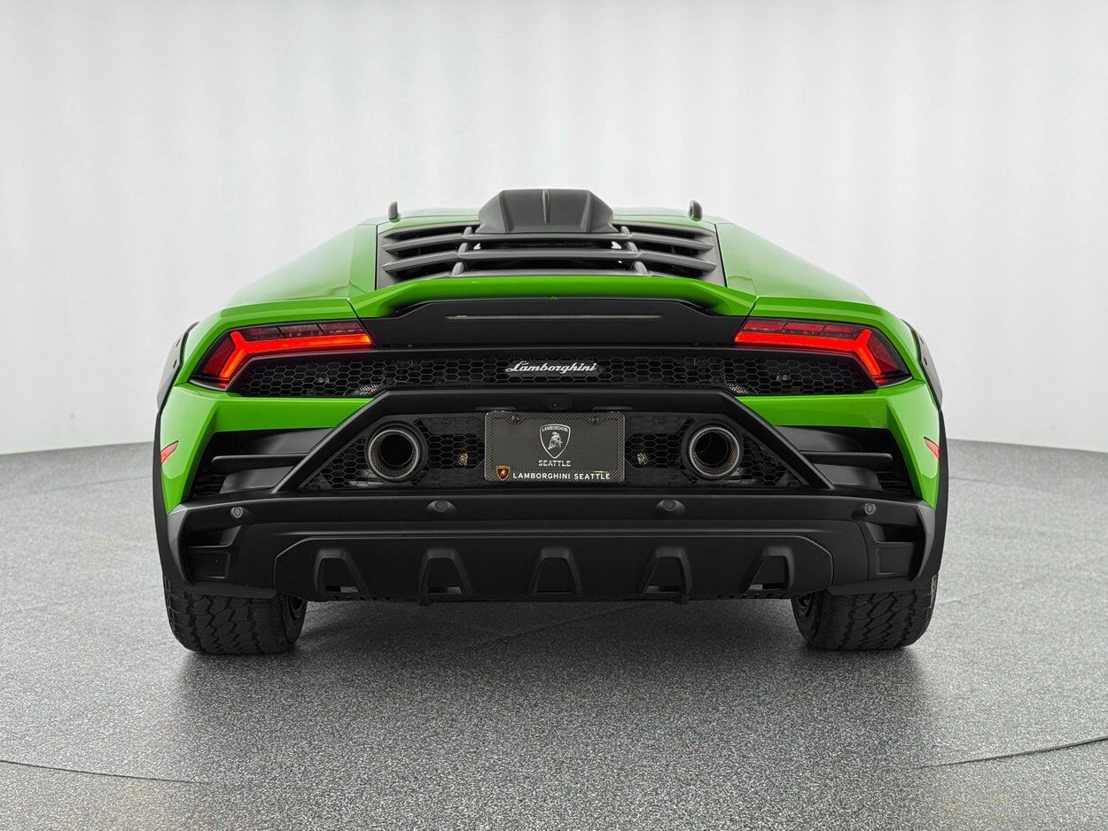 2024 Lamborghini Huracan Sterrato Base photo 4
