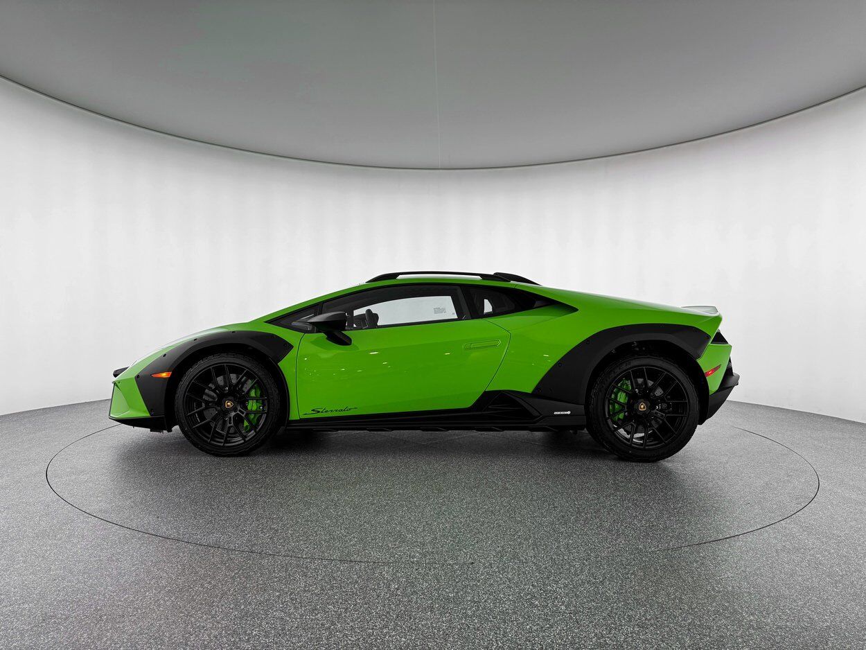 2024 Lamborghini Huracan Sterrato Base photo 2
