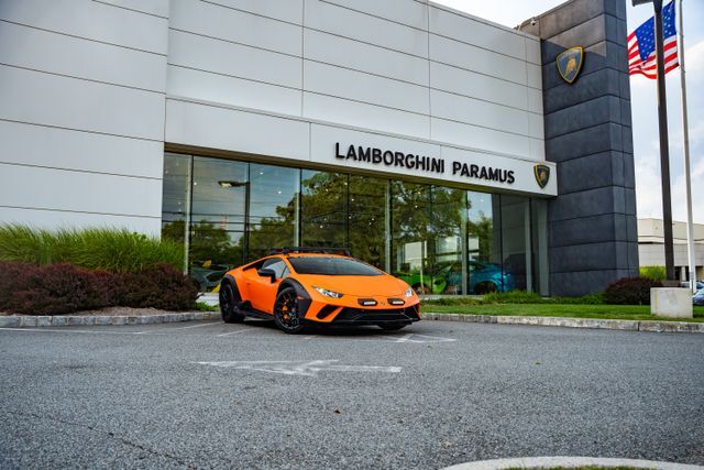 2024 Lamborghini Huracan Sterrato Base