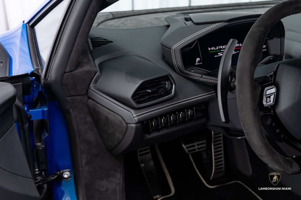 2024 Lamborghini Huracan Sterrato North Miami Beach FL