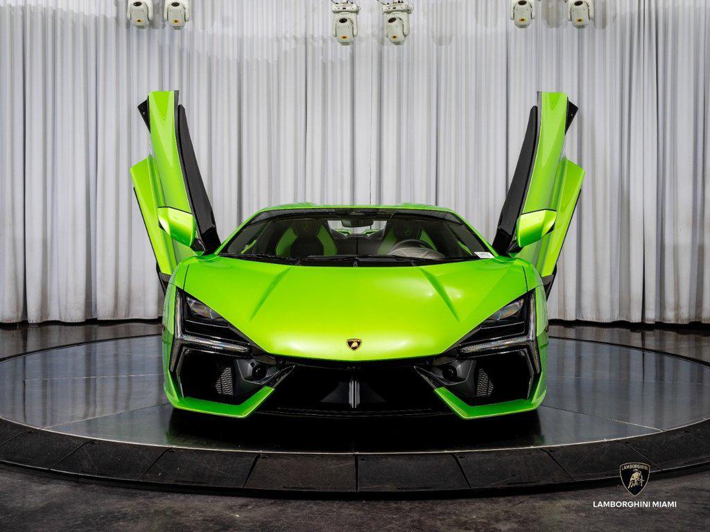 2024 Lamborghini Revuelto .