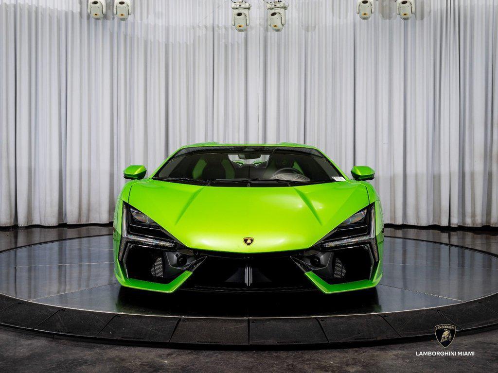 2024 Lamborghini Revuelto .