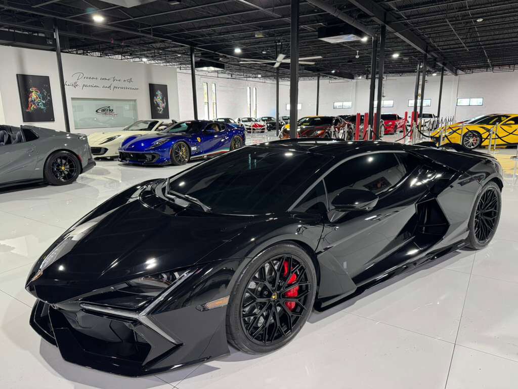 2024 Lamborghini Revuelto
