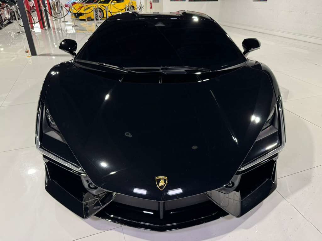 2024 Lamborghini Revuelto