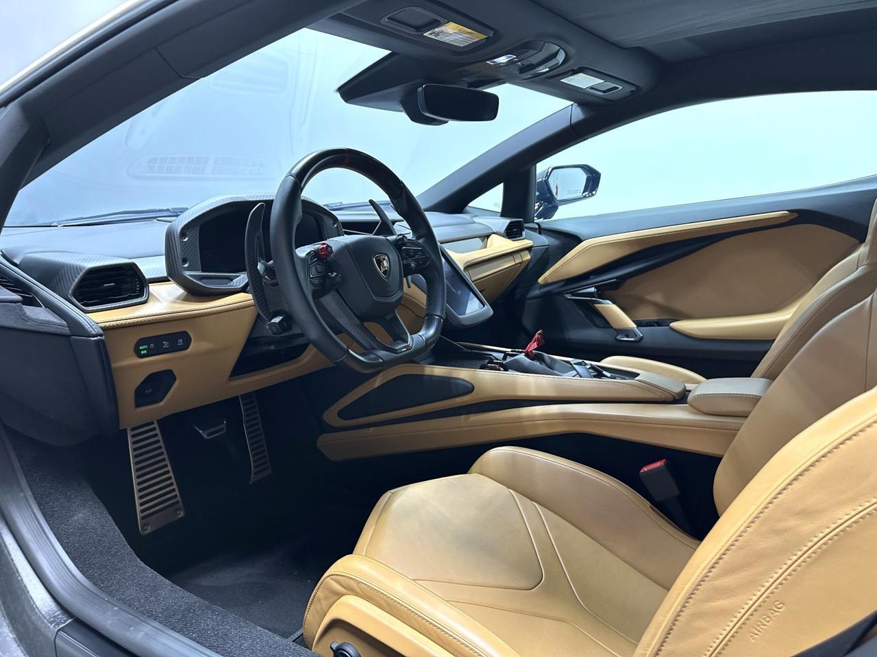 2024 Lamborghini Revuelto