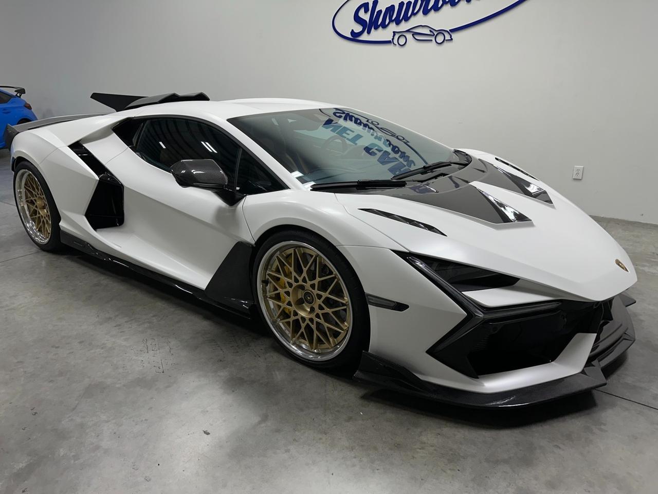 2024 Lamborghini Revuelto