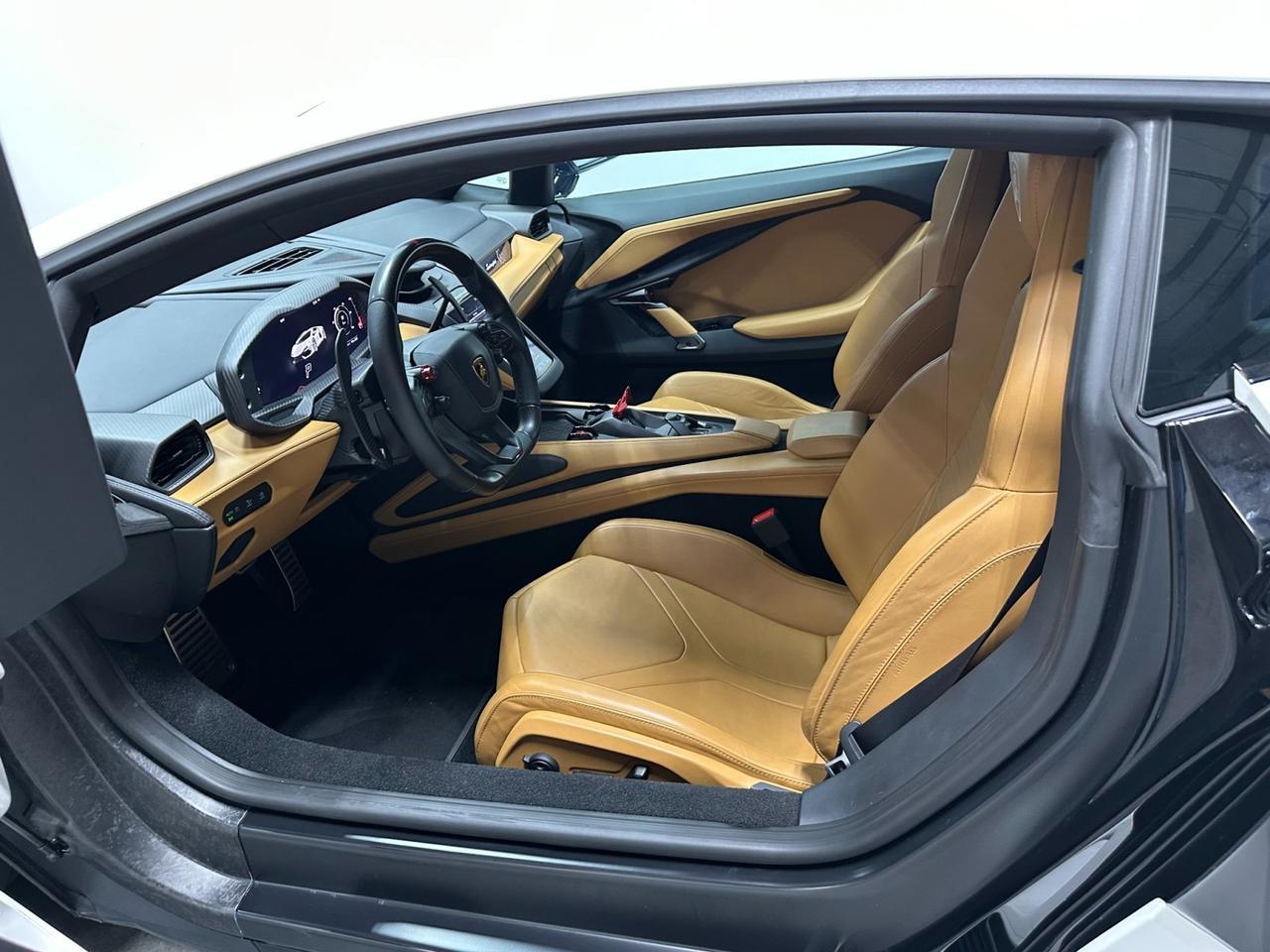 2024 Lamborghini Revuelto