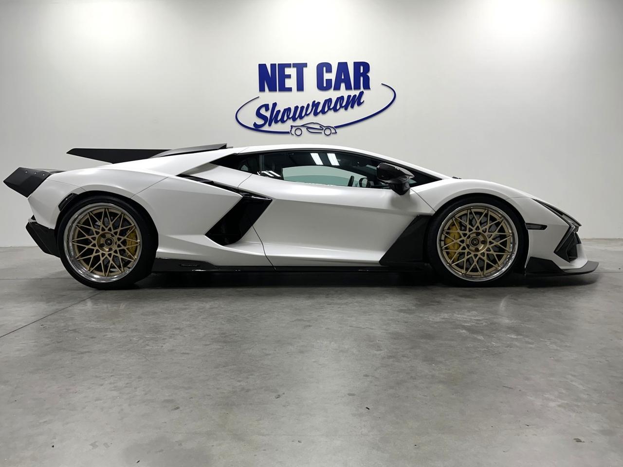 2024 Lamborghini Revuelto