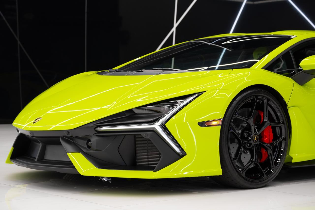 2024 Lamborghini Revuelto