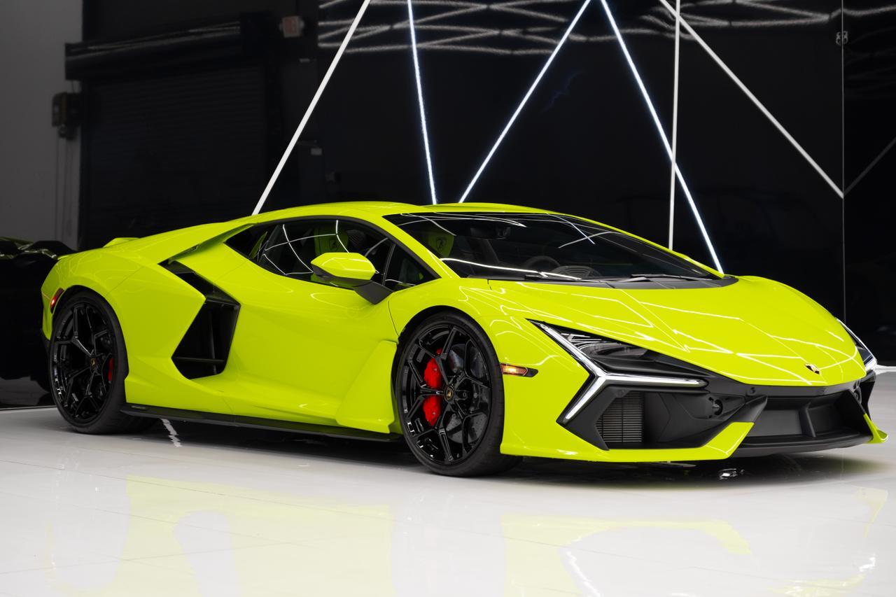 2024 Lamborghini Revuelto
