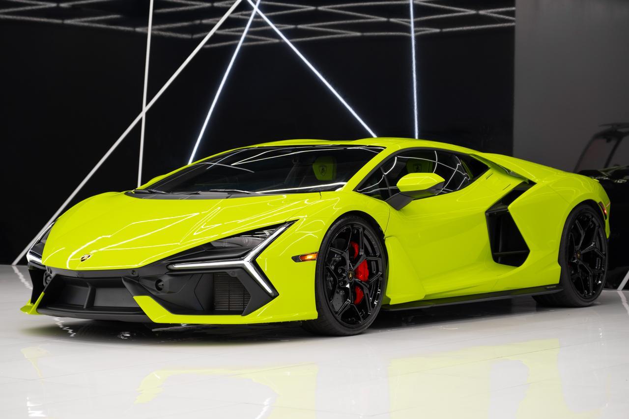 2024 Lamborghini Revuelto