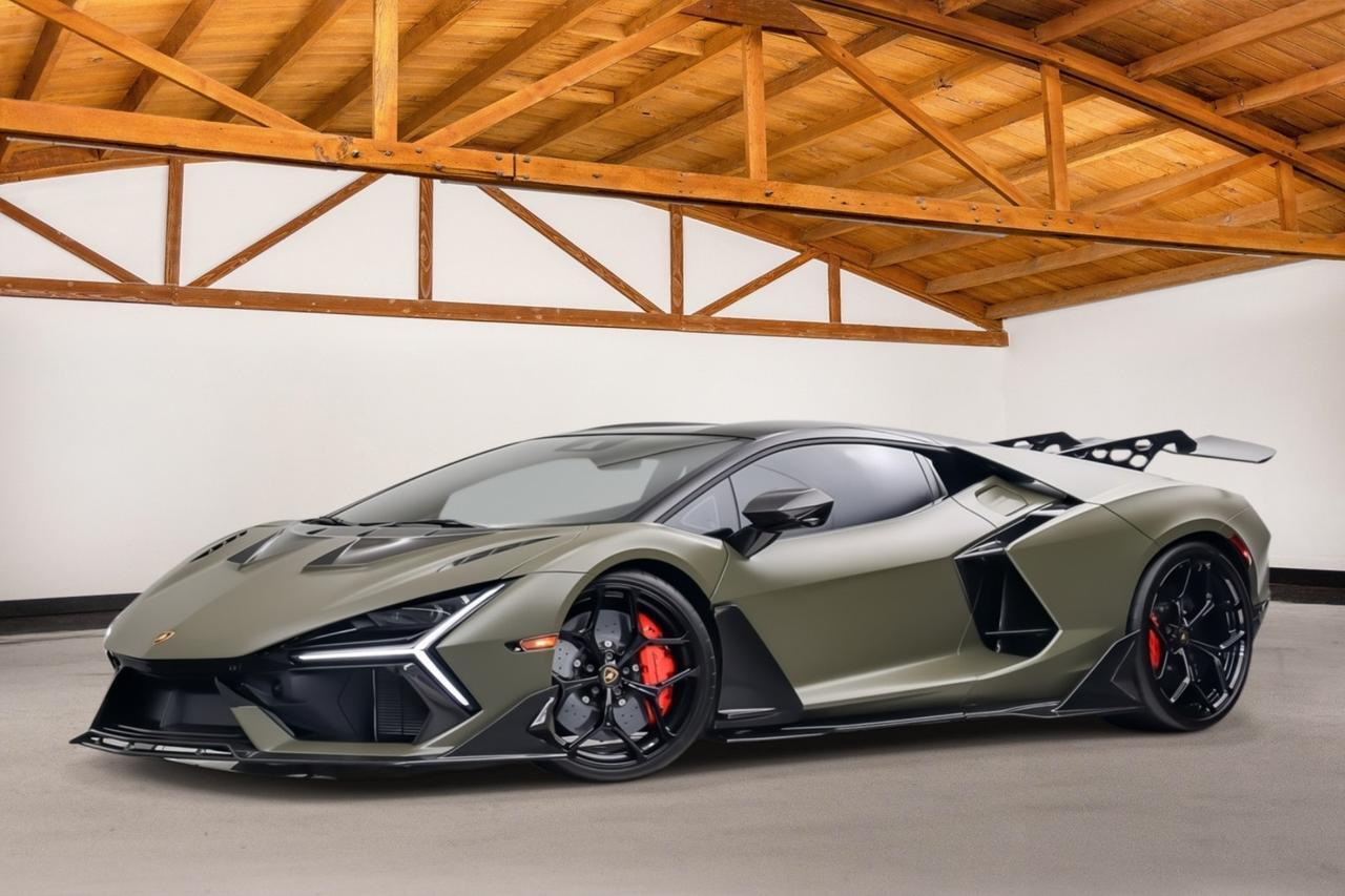 2024 Lamborghini Revuelto