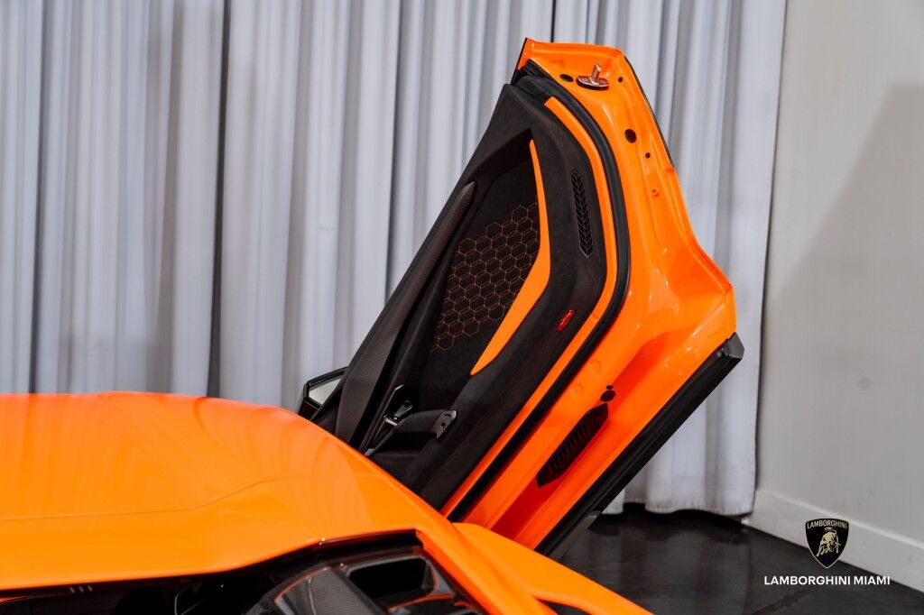 2024 Lamborghini Revuelto North Miami Beach FL
