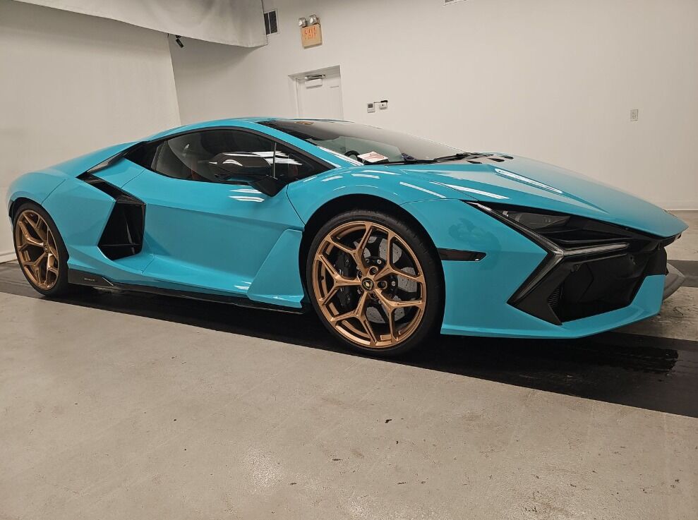 2024 Lamborghini Revuelto Base