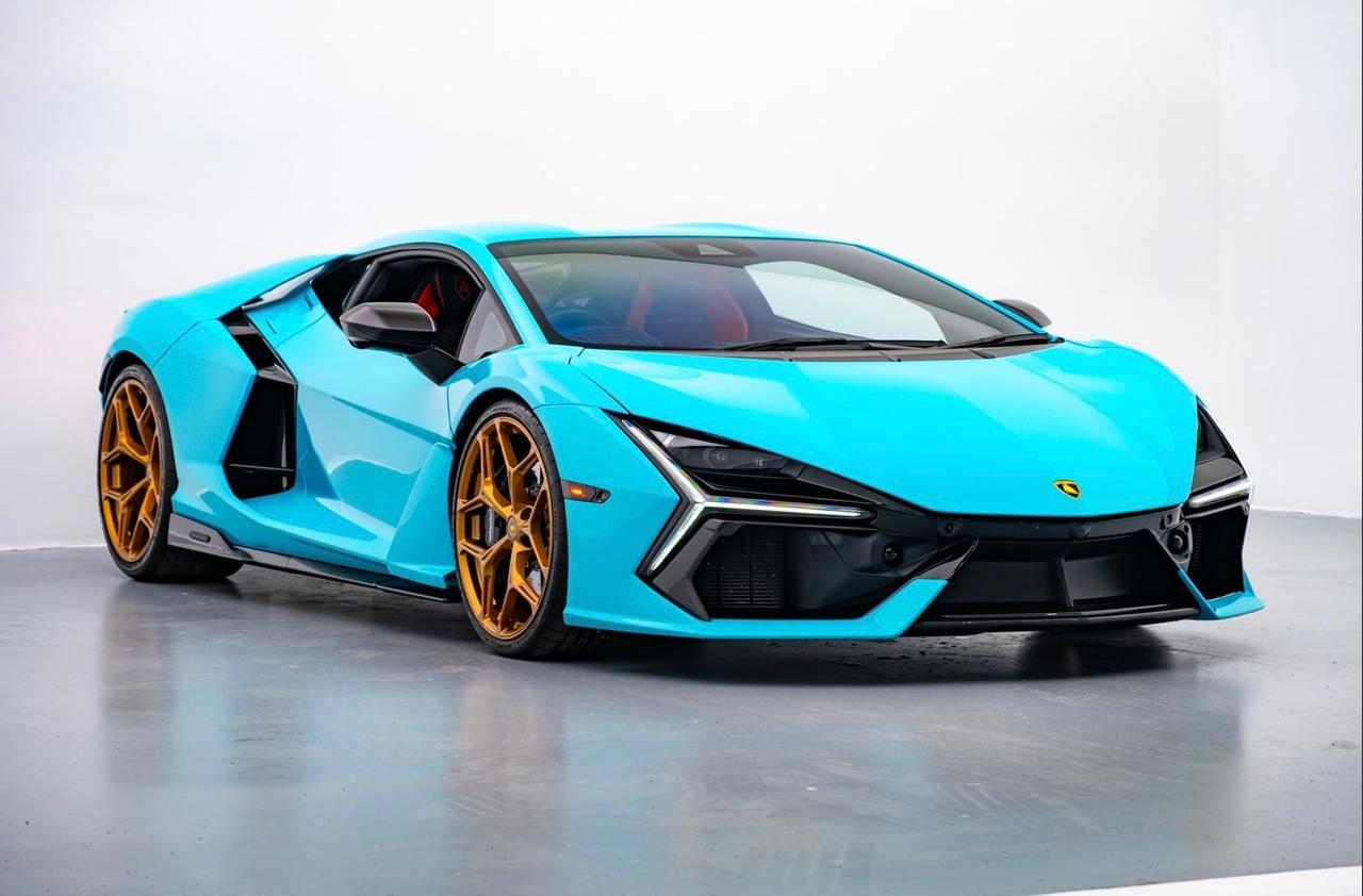 2024 Lamborghini Revuelto Base