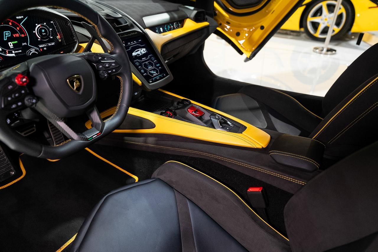 2024 Lamborghini Revuelto CARBON FIBER BODY KIT! Giallo Inti paint, Nero Ade/Giallo interior, MV Forged wheels AND MUCH MORE!! Fort Lauderdale FL