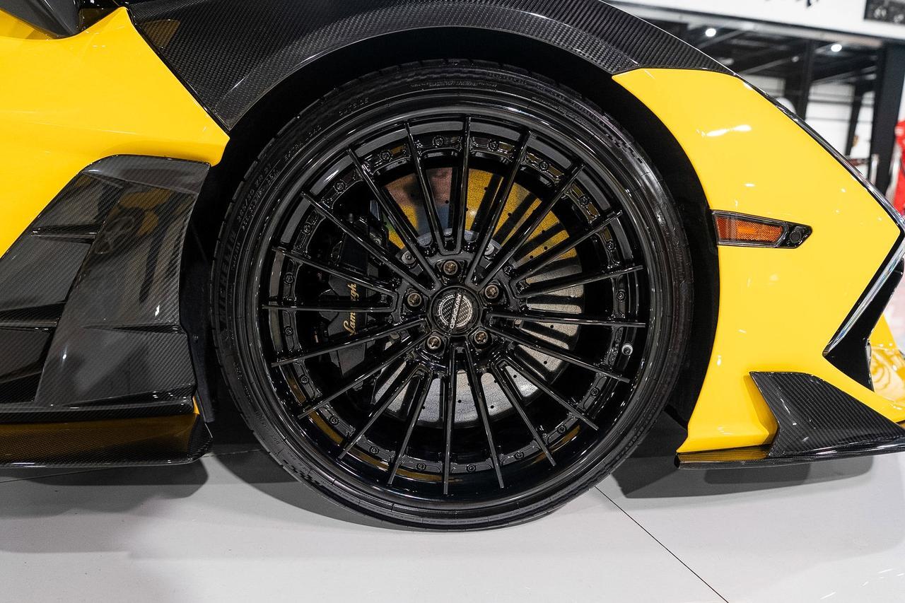 2024 Lamborghini Revuelto CARBON FIBER BODY KIT! Giallo Inti paint, Nero Ade/Giallo interior, MV Forged wheels AND MUCH MORE!! Fort Lauderdale FL