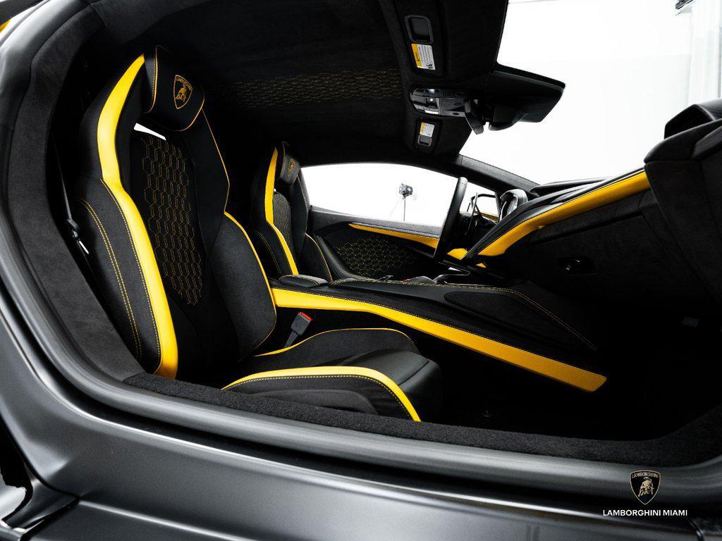 2024 Lamborghini Revuelto Base - Photo 44