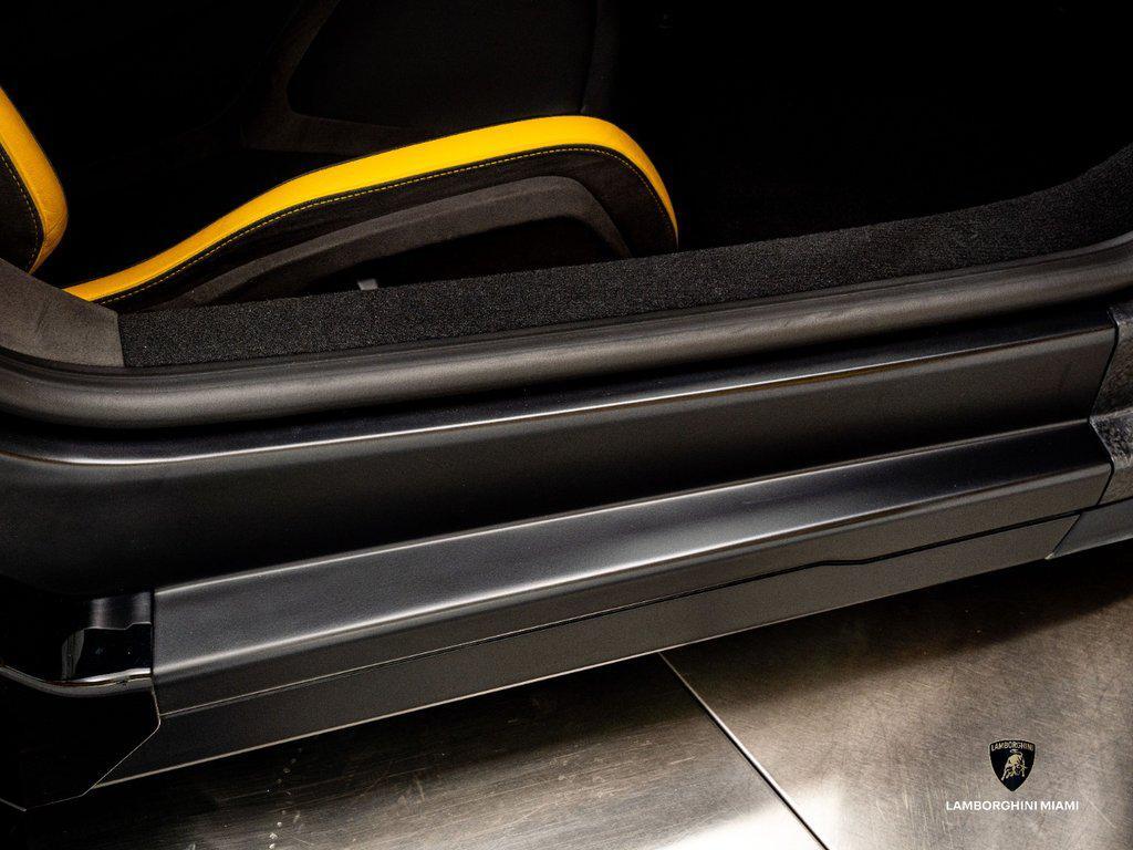 2024 Lamborghini Revuelto Base - Photo 43