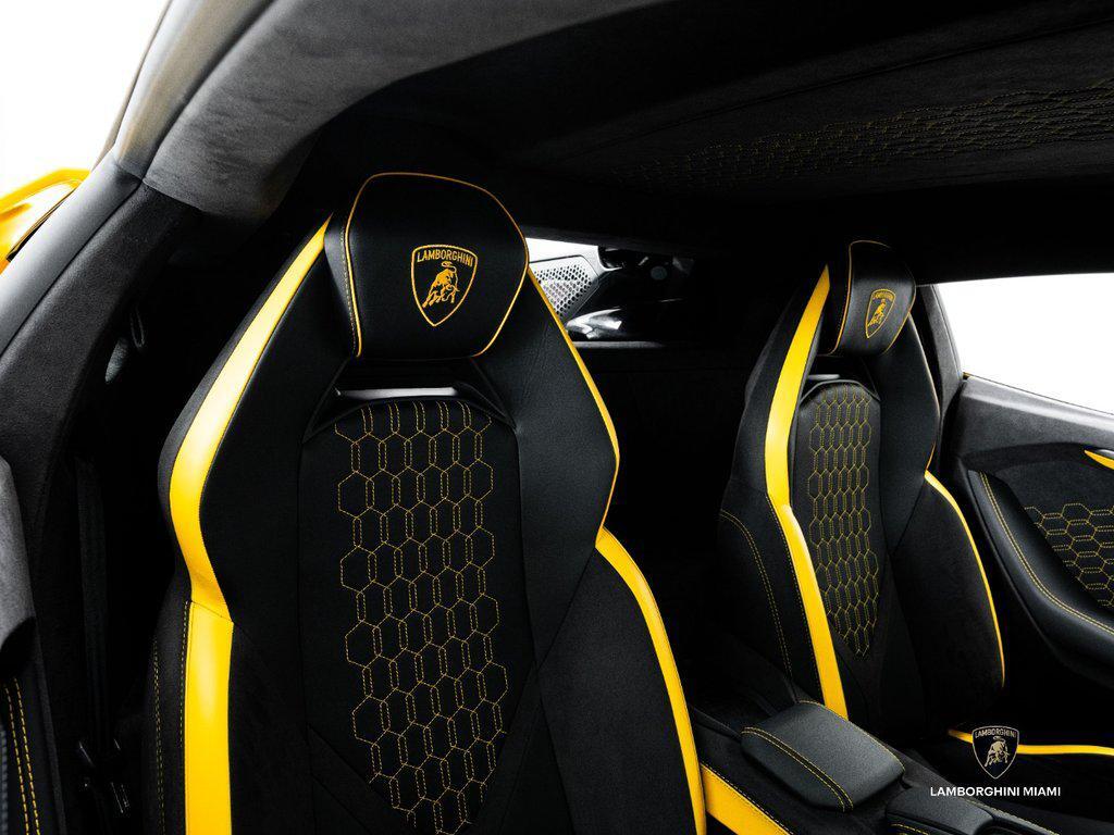 2024 Lamborghini Revuelto Base - Photo 45