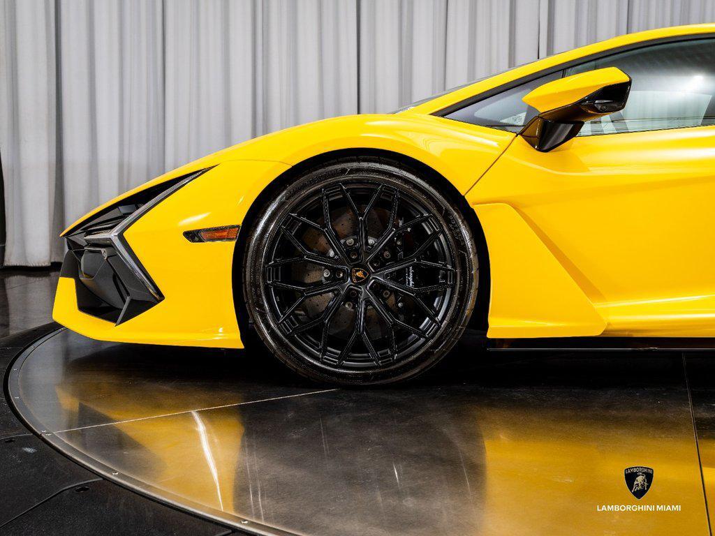 2024 Lamborghini Revuelto Base - Photo 11