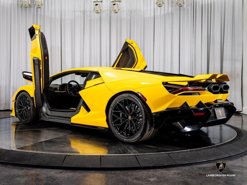 2024 Lamborghini Revuelto Base - Photo 14