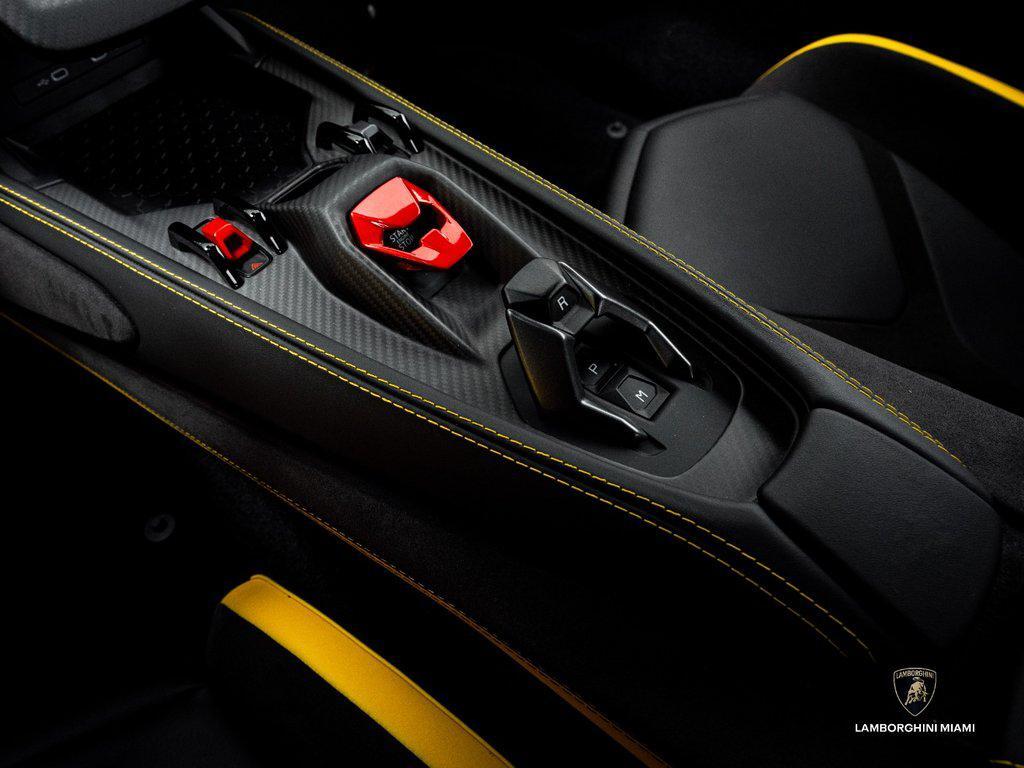 2024 Lamborghini Revuelto Base - Photo 39