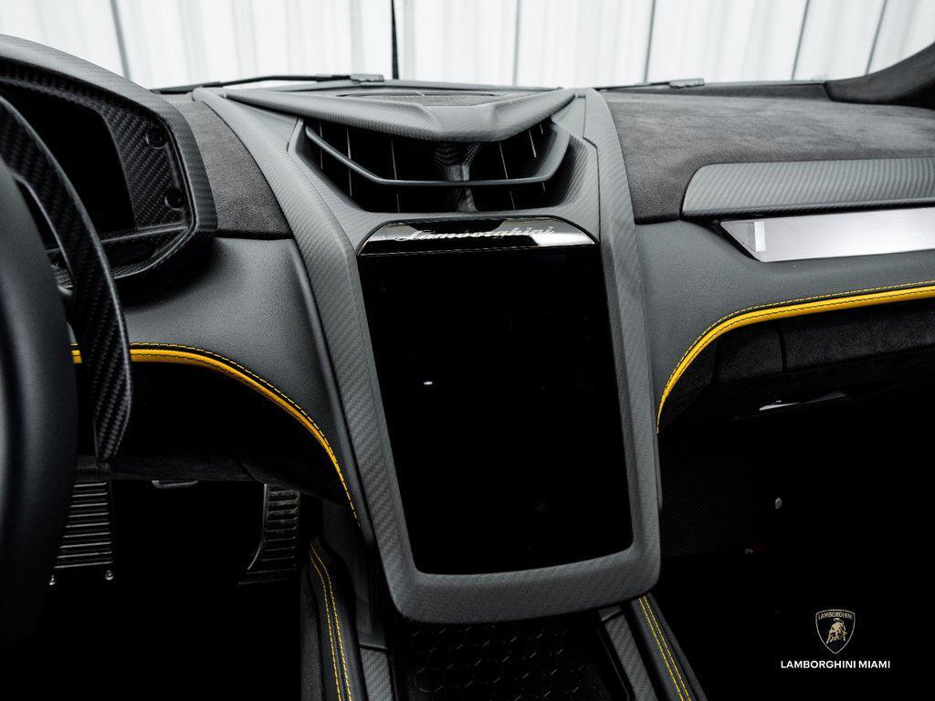 2024 Lamborghini Revuelto Base - Photo 38