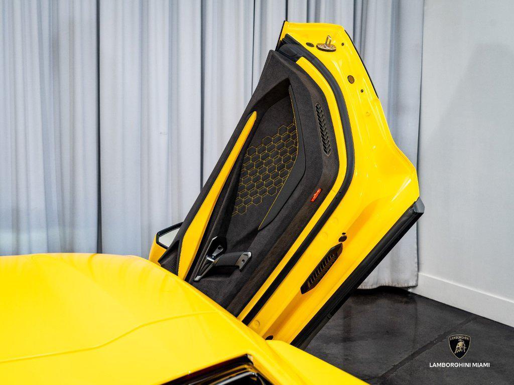 2024 Lamborghini Revuelto Base - Photo 41