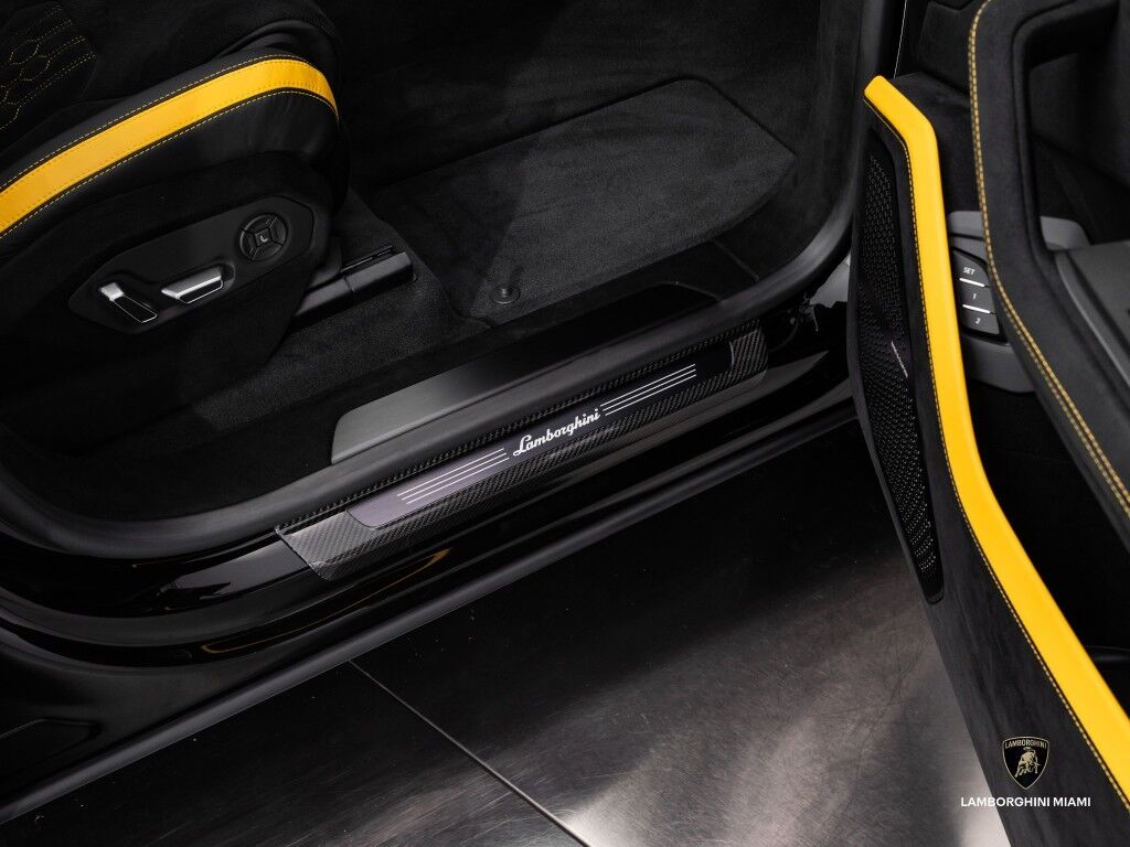 2024 Lamborghini Urus Performante North Miami Beach FL
