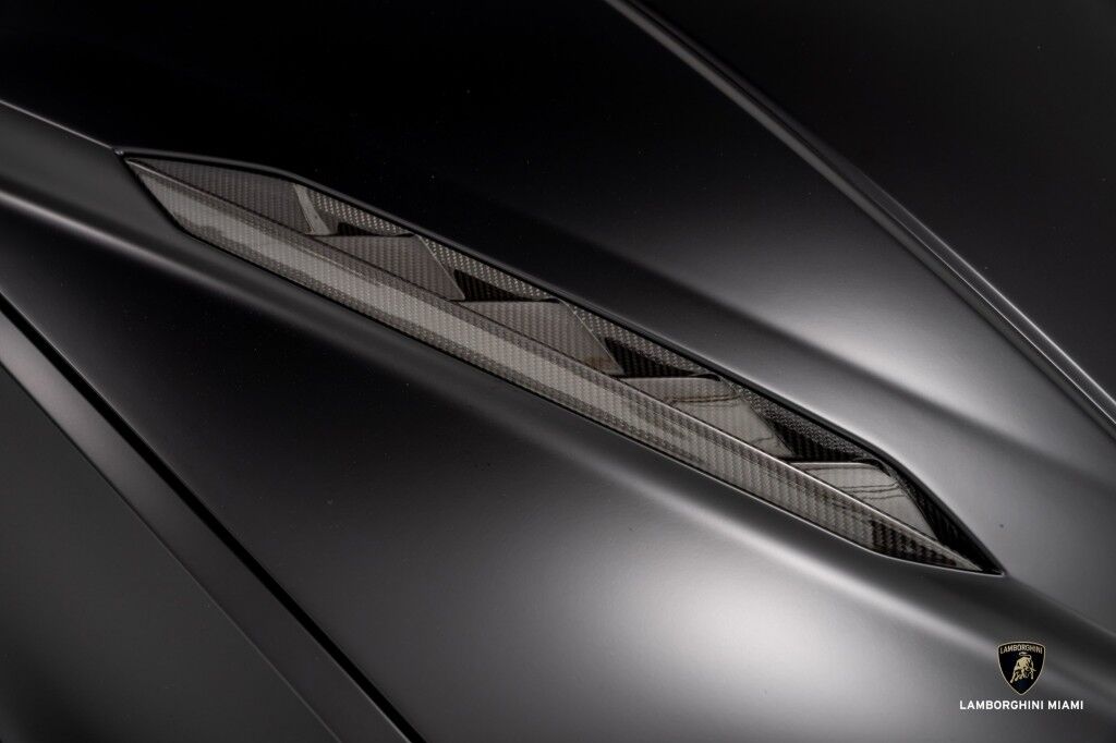 2024 Lamborghini Urus Performante