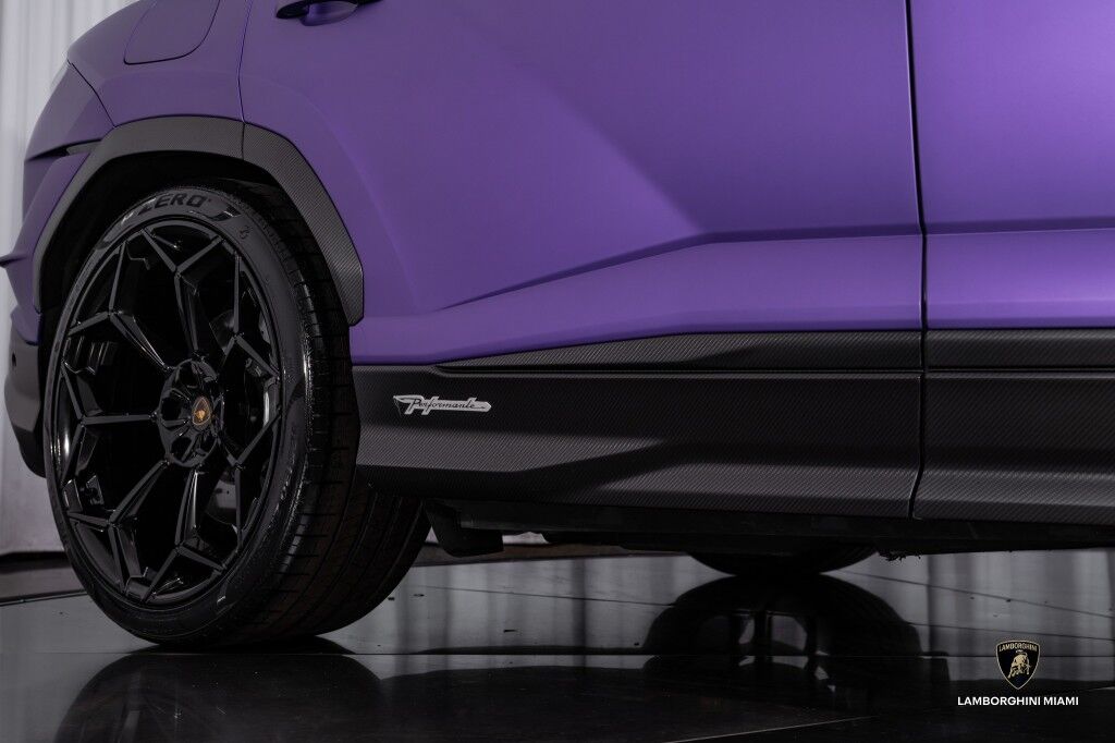 2024 Lamborghini Urus Performante