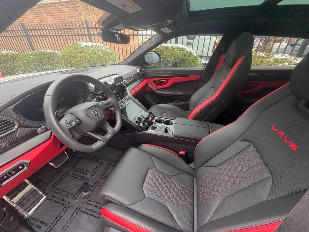 2024 Lamborghini Urus S