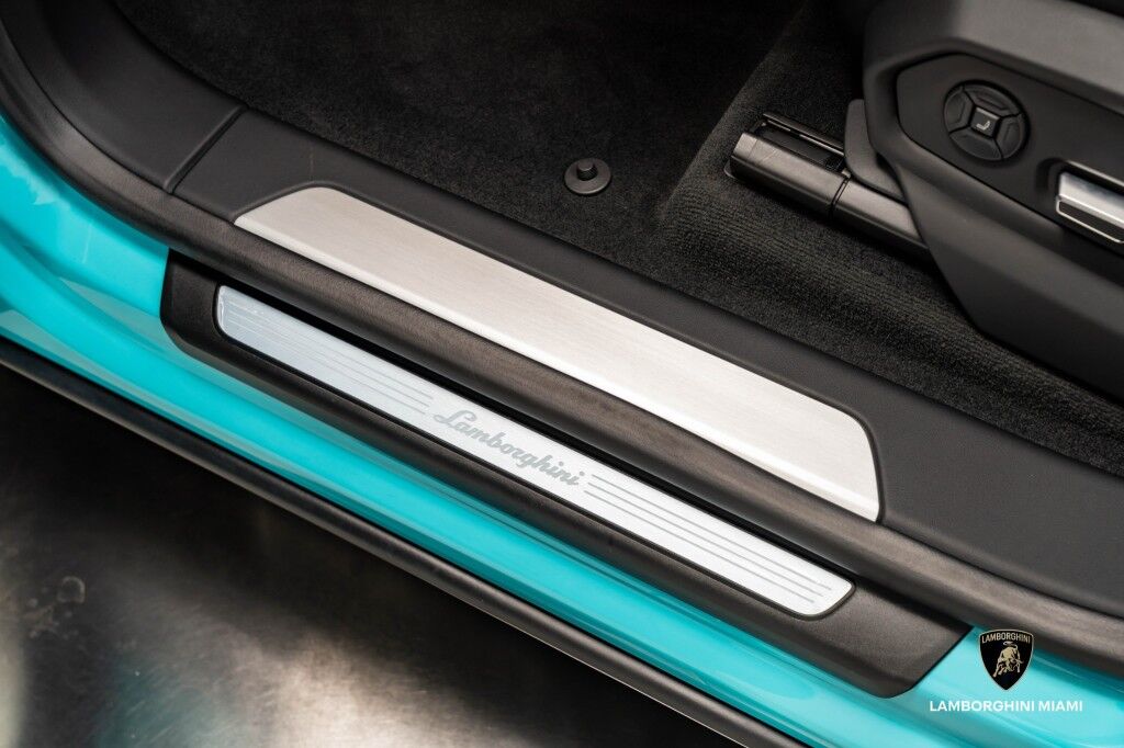 2024 Lamborghini Urus S North Miami Beach FL