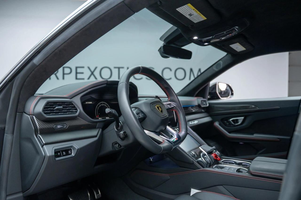 2024 Lamborghini Urus