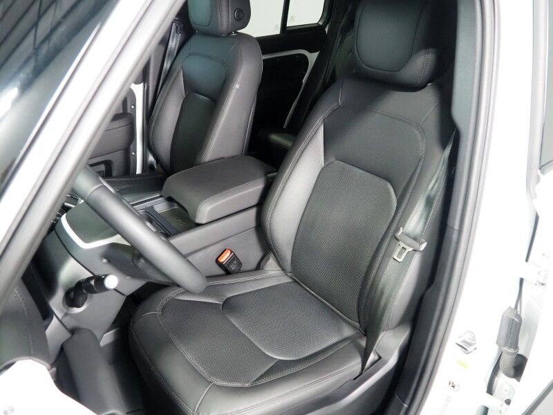 2024 Land Rover Defender 110 P300 S *PANO MOONROOF, NAVIGATION, ADAPTIVE CRUISE, 360 VIEW CAMERAS, SAFETY ALERTS, CLIMATE SEATS, HEATED STEERING, AIR SUSPENSION, 20 INCH WHEELS, MERIDIAN AUDIO, APPLE & ANDROID Round Rock TX