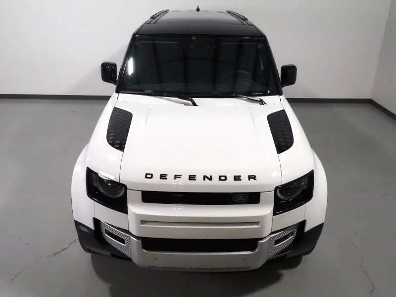 2024 Land Rover Defender 110 P300 S *PANO MOONROOF, NAVIGATION, ADAPTIVE CRUISE, 360 VIEW CAMERAS, SAFETY ALERTS, CLIMATE SEATS, HEATED STEERING, AIR SUSPENSION, 20 INCH WHEELS, MERIDIAN AUDIO, APPLE & ANDROID Round Rock TX
