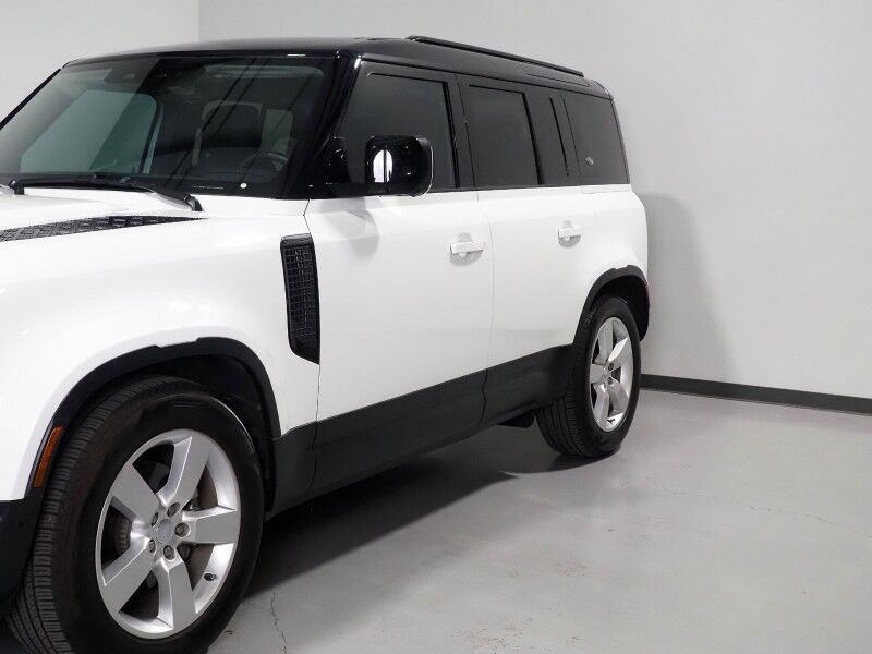 2024 Land Rover Defender 110 P300 S *PANO MOONROOF, NAVIGATION, ADAPTIVE CRUISE, 360 VIEW CAMERAS, SAFETY ALERTS, CLIMATE SEATS, HEATED STEERING, AIR SUSPENSION, 20 INCH WHEELS, MERIDIAN AUDIO, APPLE & ANDROID Round Rock TX