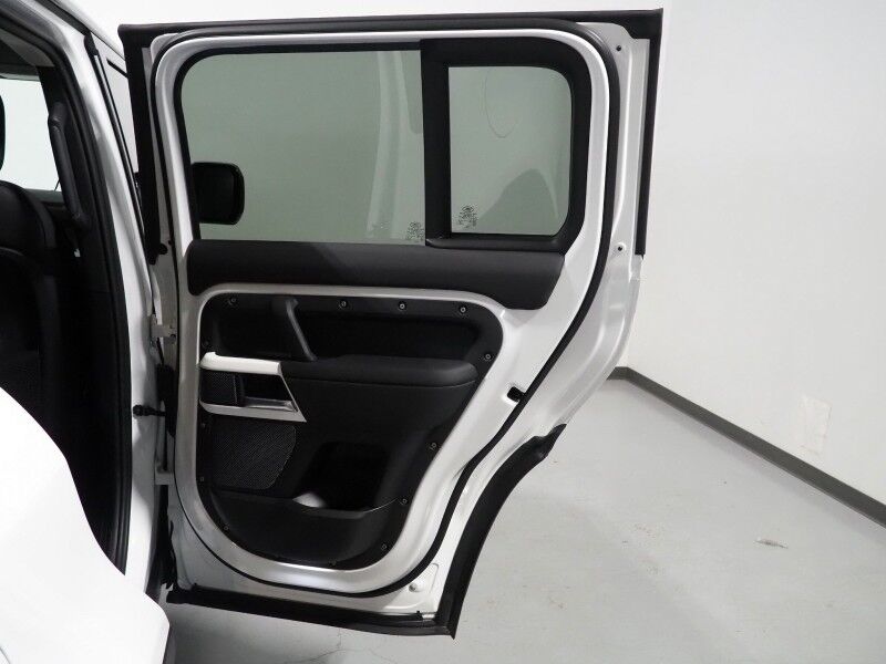 2024 Land Rover Defender 110 P300 S *PANO MOONROOF, NAVIGATION, ADAPTIVE CRUISE, 360 VIEW CAMERAS, SAFETY ALERTS, CLIMATE SEATS, HEATED STEERING, AIR SUSPENSION, 20 INCH WHEELS, MERIDIAN AUDIO, APPLE & ANDROID Round Rock TX