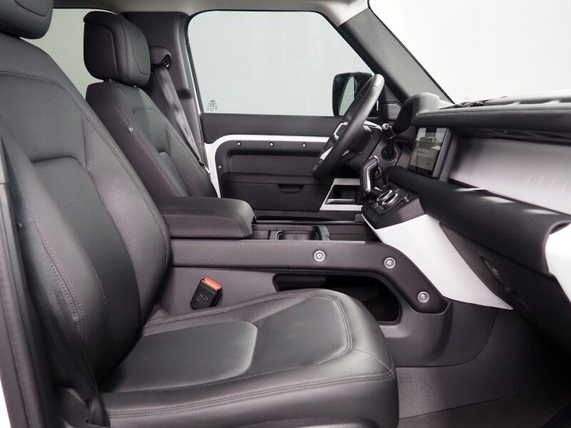 2024 Land Rover Defender 110 P300 S *PANO MOONROOF, NAVIGATION, ADAPTIVE CRUISE, 360 VIEW CAMERAS, SAFETY ALERTS, CLIMATE SEATS, HEATED STEERING, AIR SUSPENSION, 20 INCH WHEELS, MERIDIAN AUDIO, APPLE & ANDROID Round Rock TX