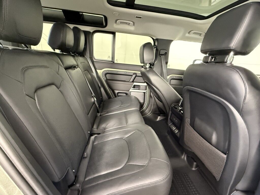 2024 Land Rover Defender 110 P300 S w/Air Suspension/Heads-Up/Family Pack Maumee OH