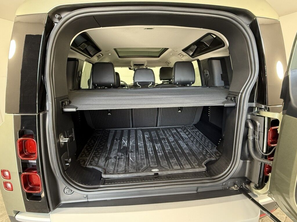 2024 Land Rover Defender 110 P300 S w/Air Suspension/Heads-Up/Family Pack Maumee OH