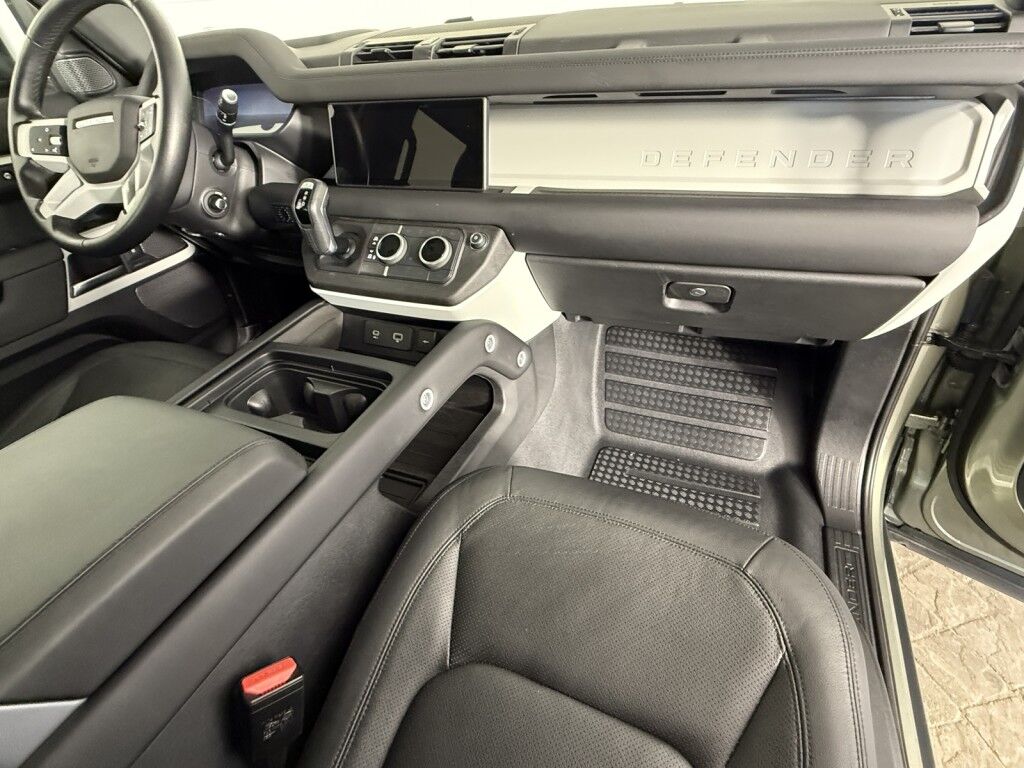 2024 Land Rover Defender 110 P300 S w/Air Suspension/Heads-Up/Family Pack Maumee OH