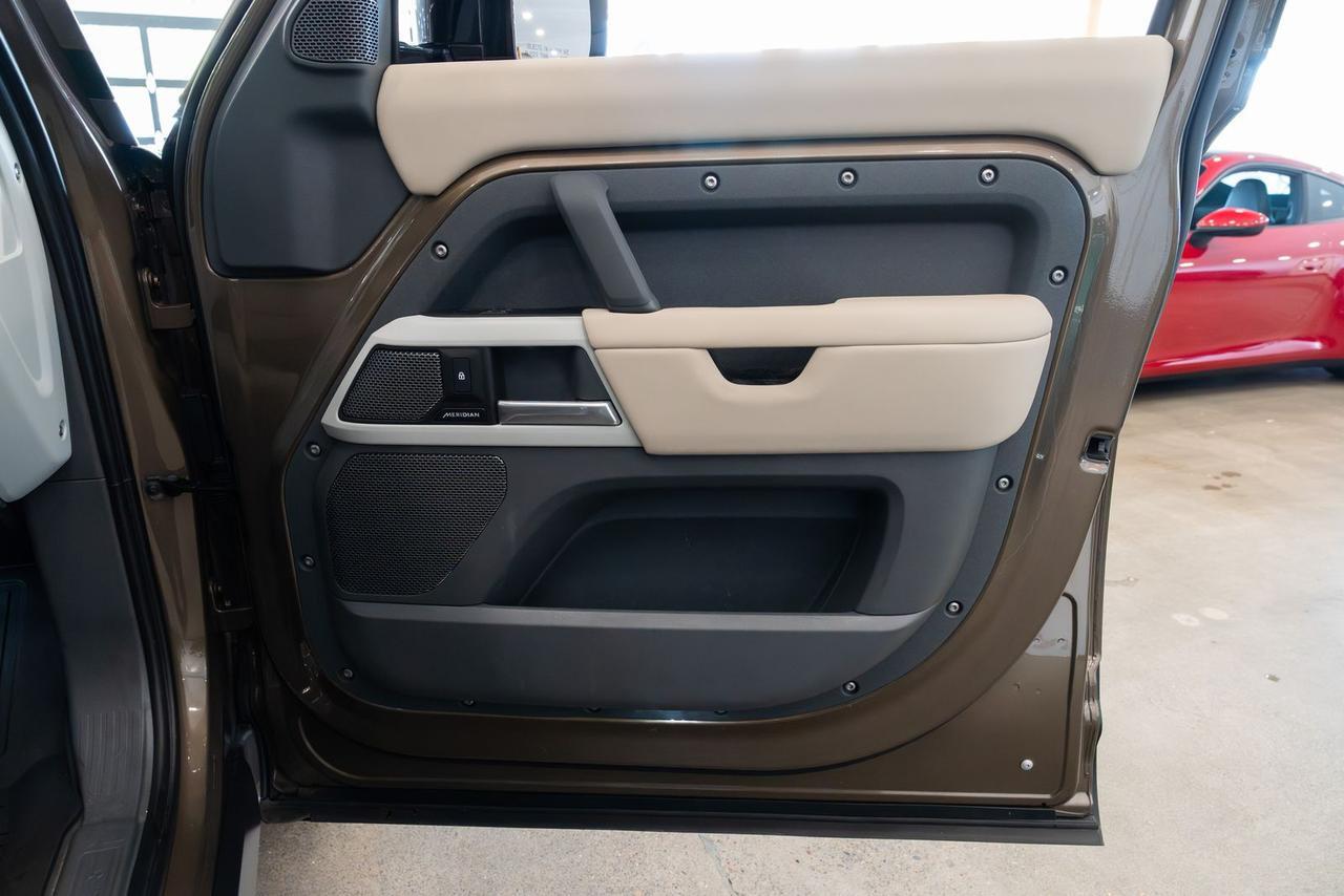 2024 Land Rover Defender 110 S Gladstone OR