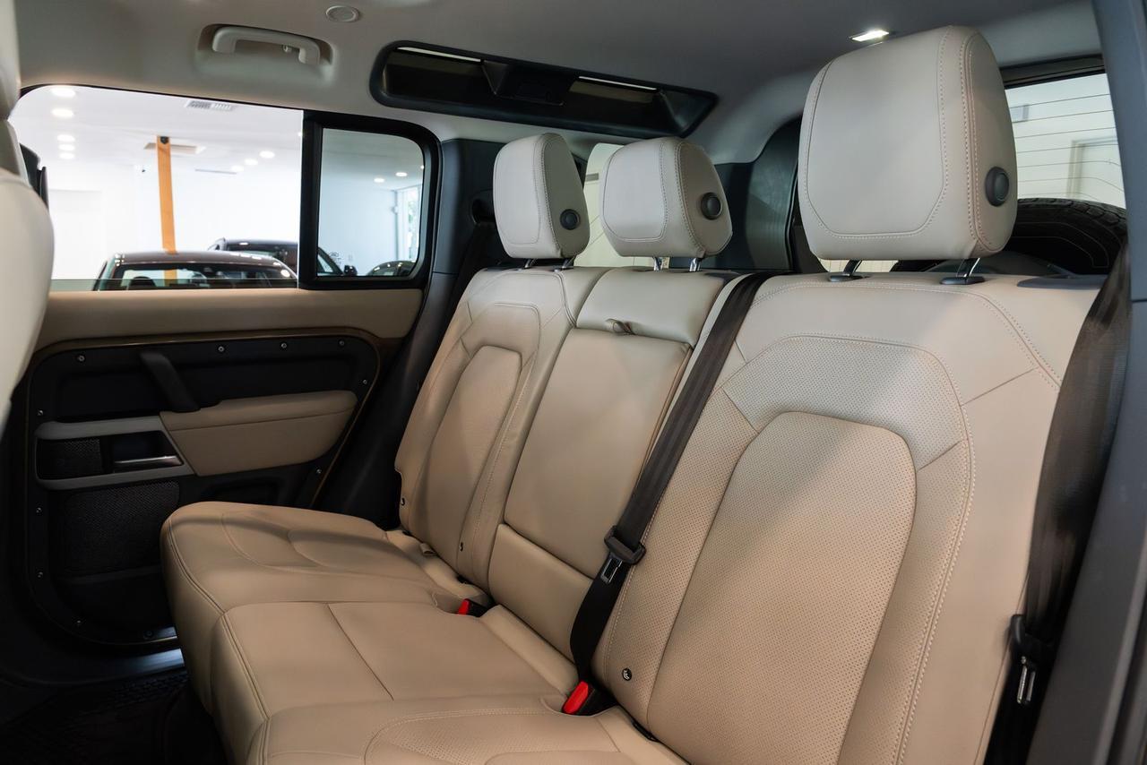 2024 Land Rover Defender 110 S Gladstone OR