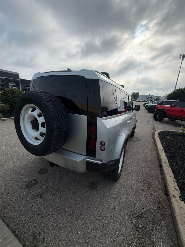 2024 Land Rover Defender 110 S