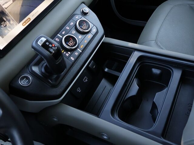 2024 Land Rover Defender 110 S Oshkosh WI 2024 Land Rover Defender 110 S Oshkosh WI