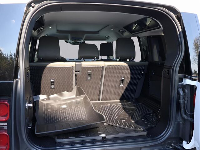 2024 Land Rover Defender 110 S Oshkosh WI 2024 Land Rover Defender 110 S Oshkosh WI