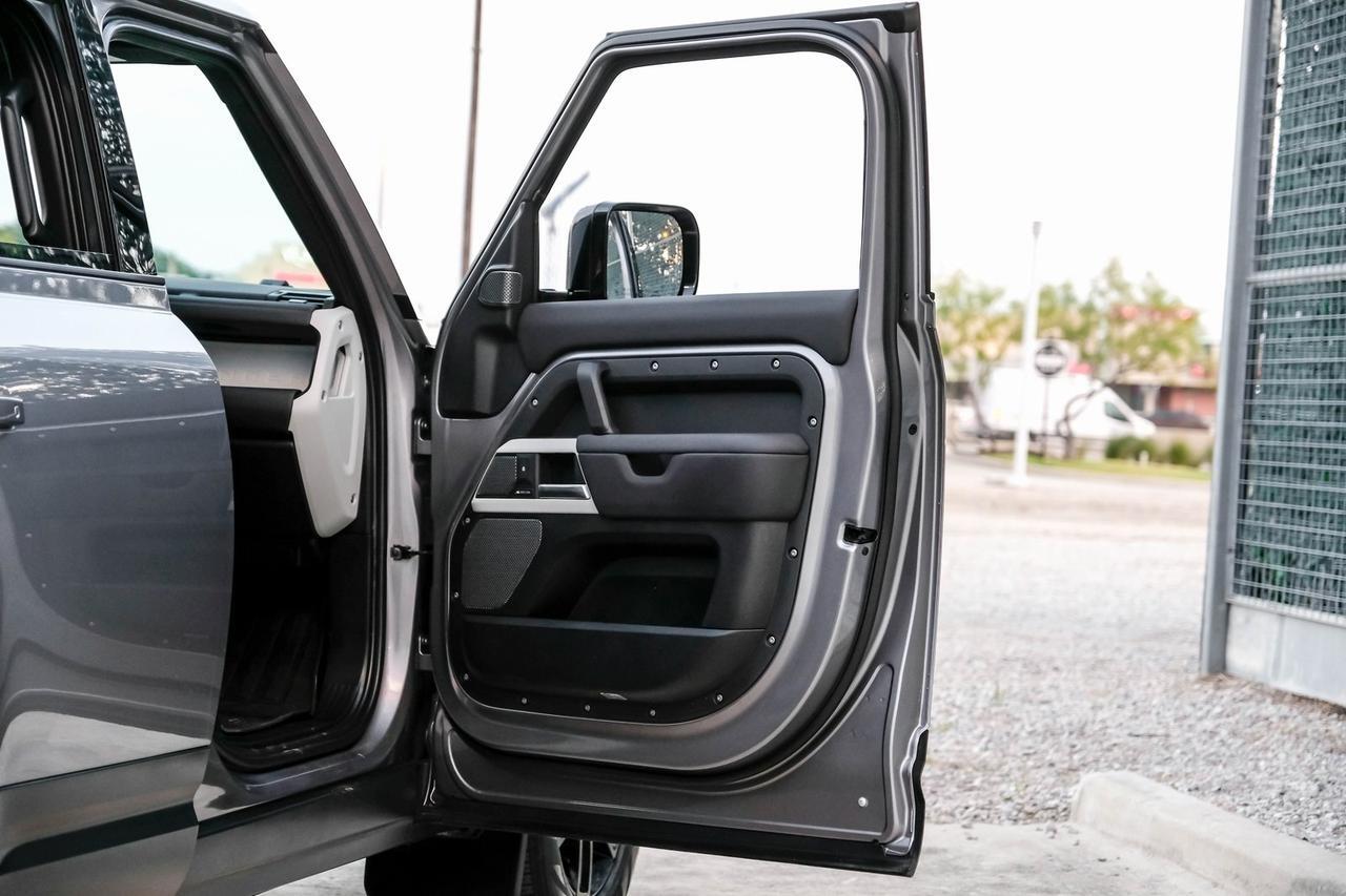 2024 Land Rover Defender 110 S Richardson TX